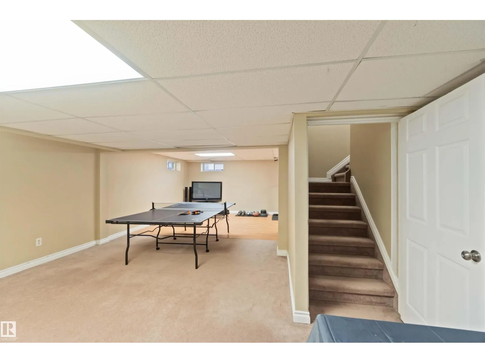 18204 61 AV NW