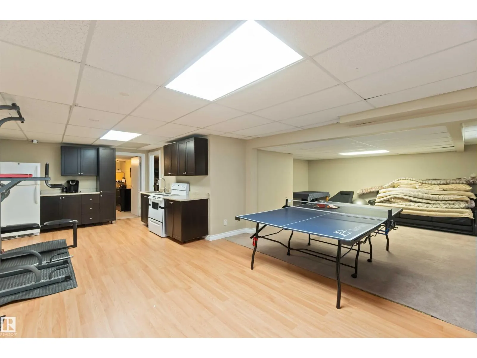 18204 61 AV NW