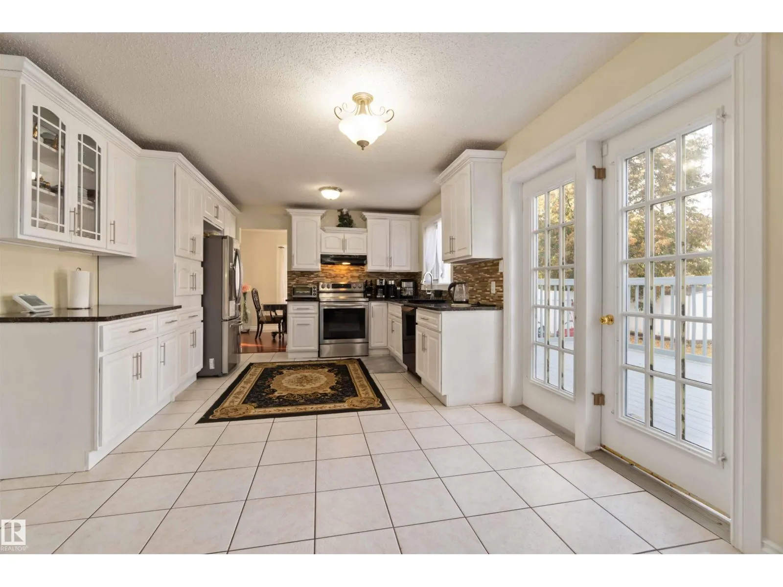 18204 61 AV NW