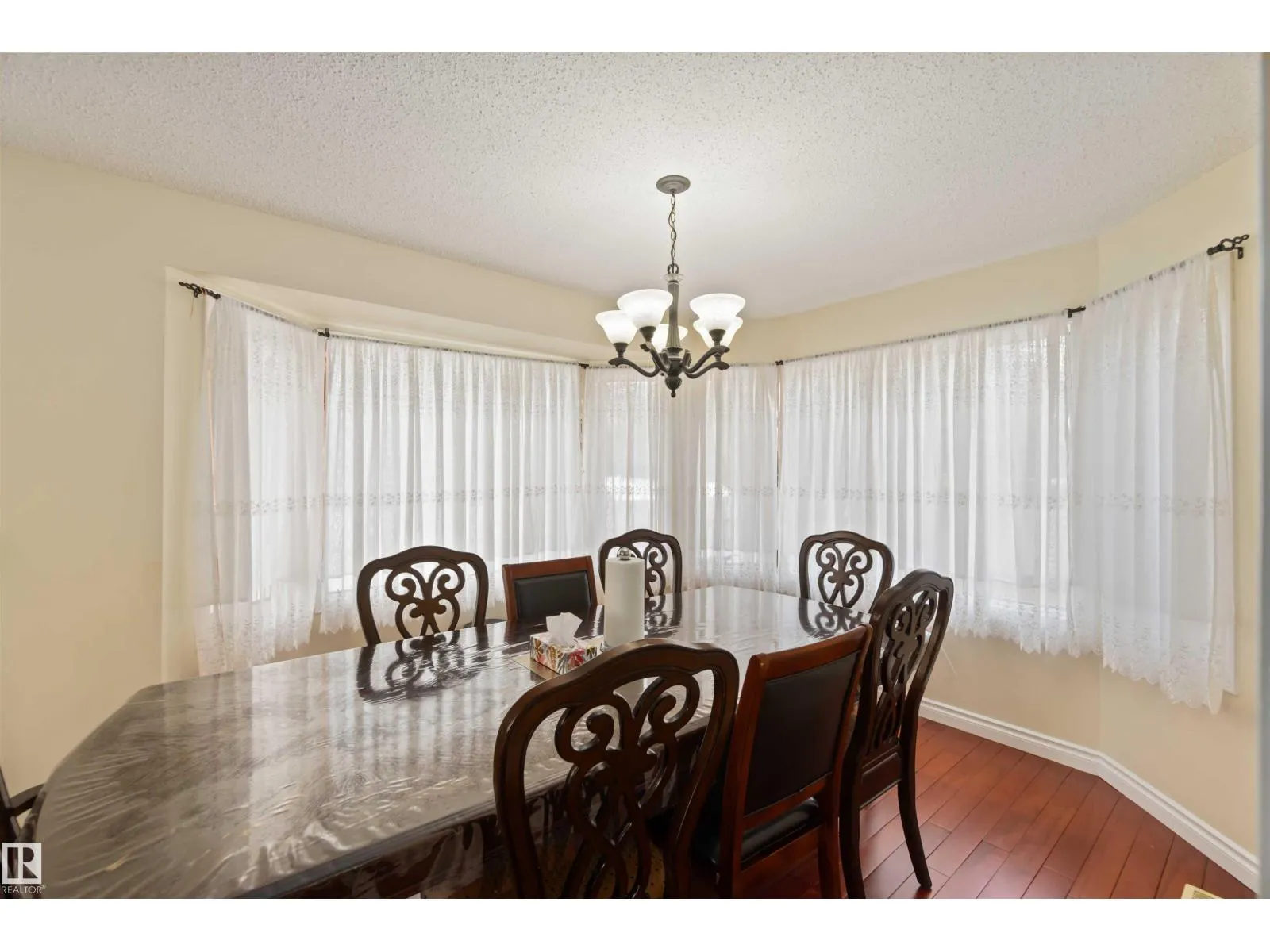 18204 61 AV NW