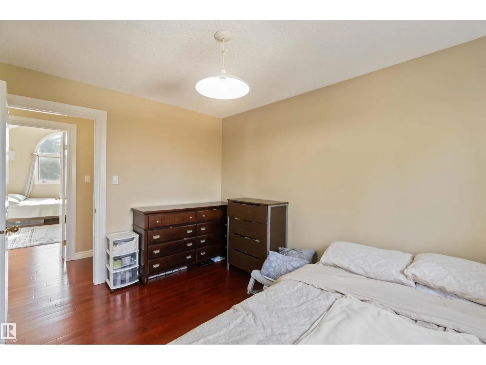 18204 61 AV NW