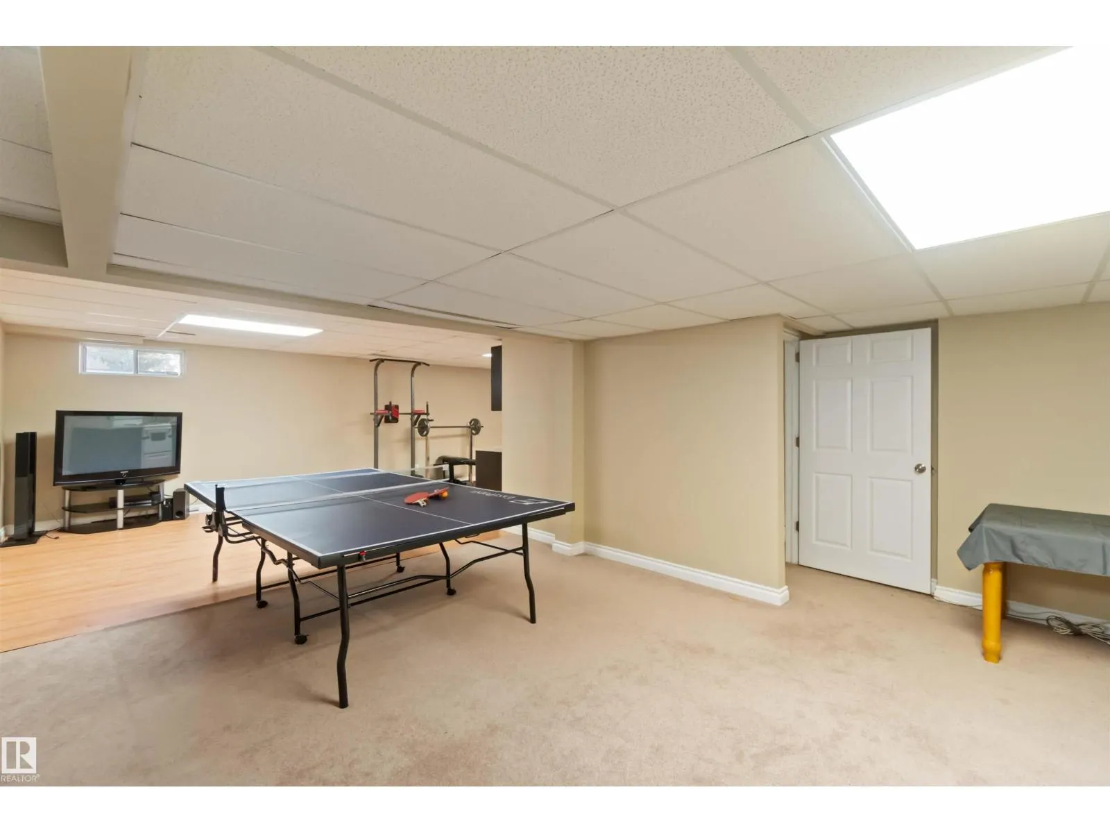18204 61 AV NW
