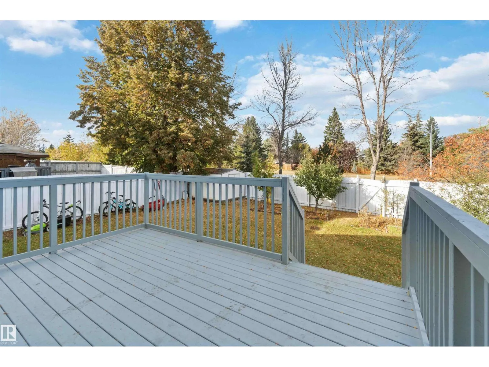 18204 61 AV NW