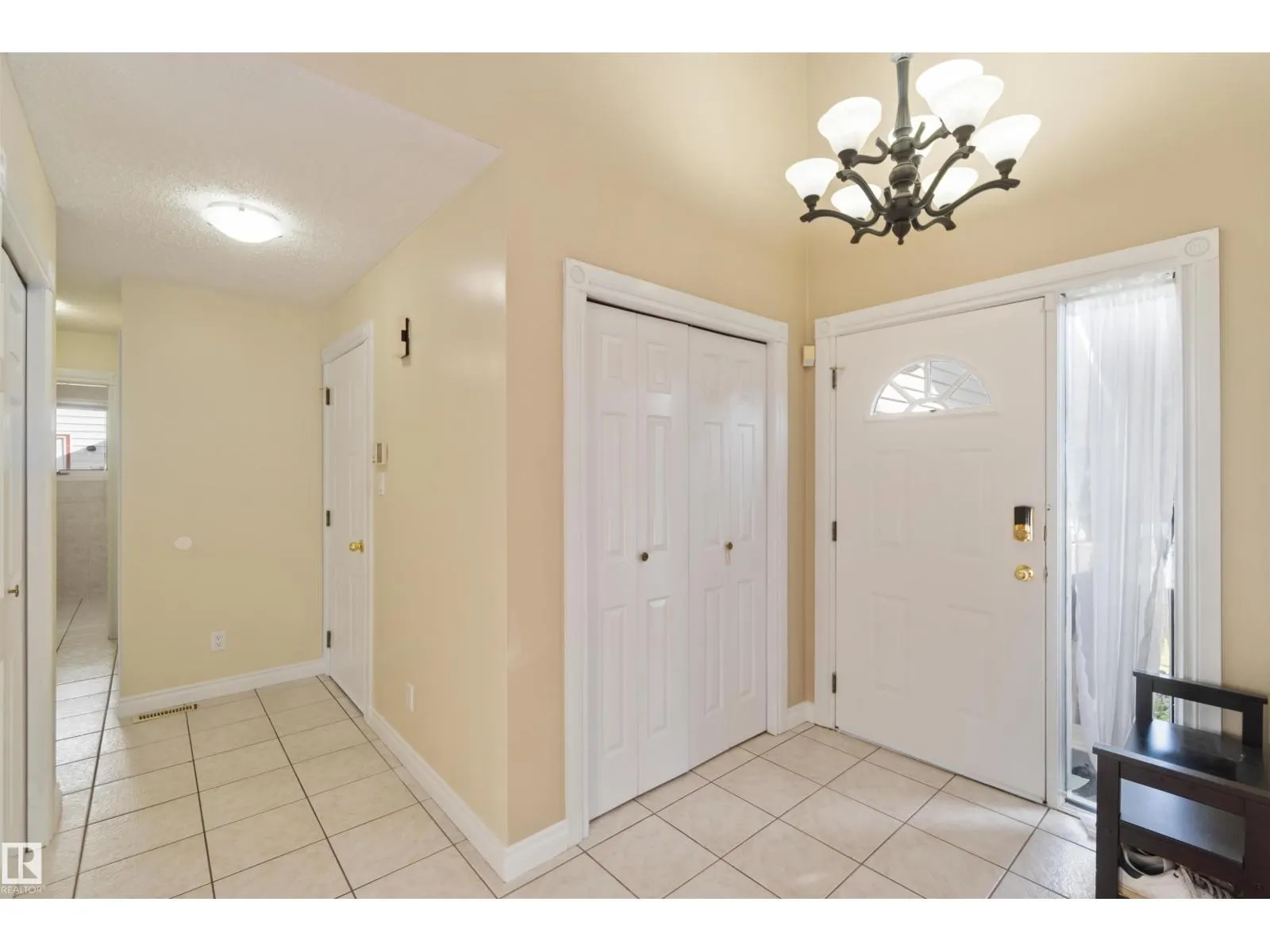 18204 61 AV NW