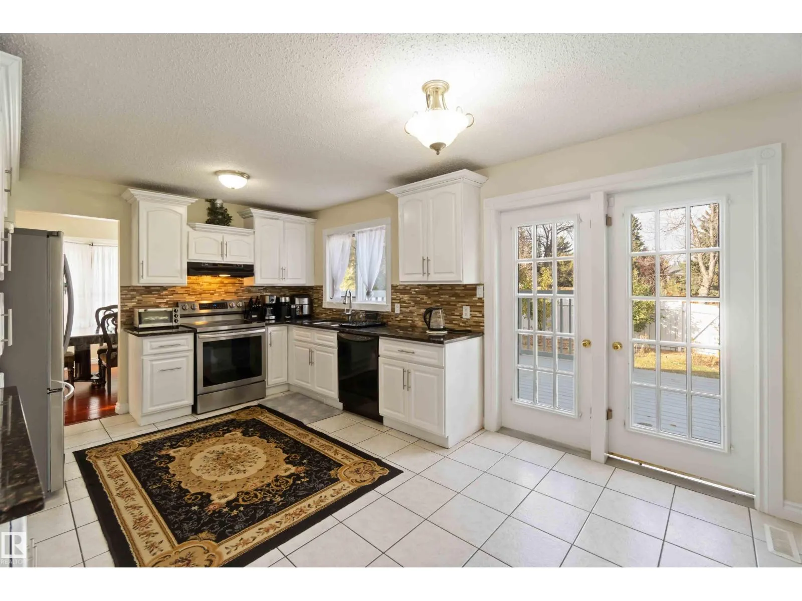 18204 61 AV NW