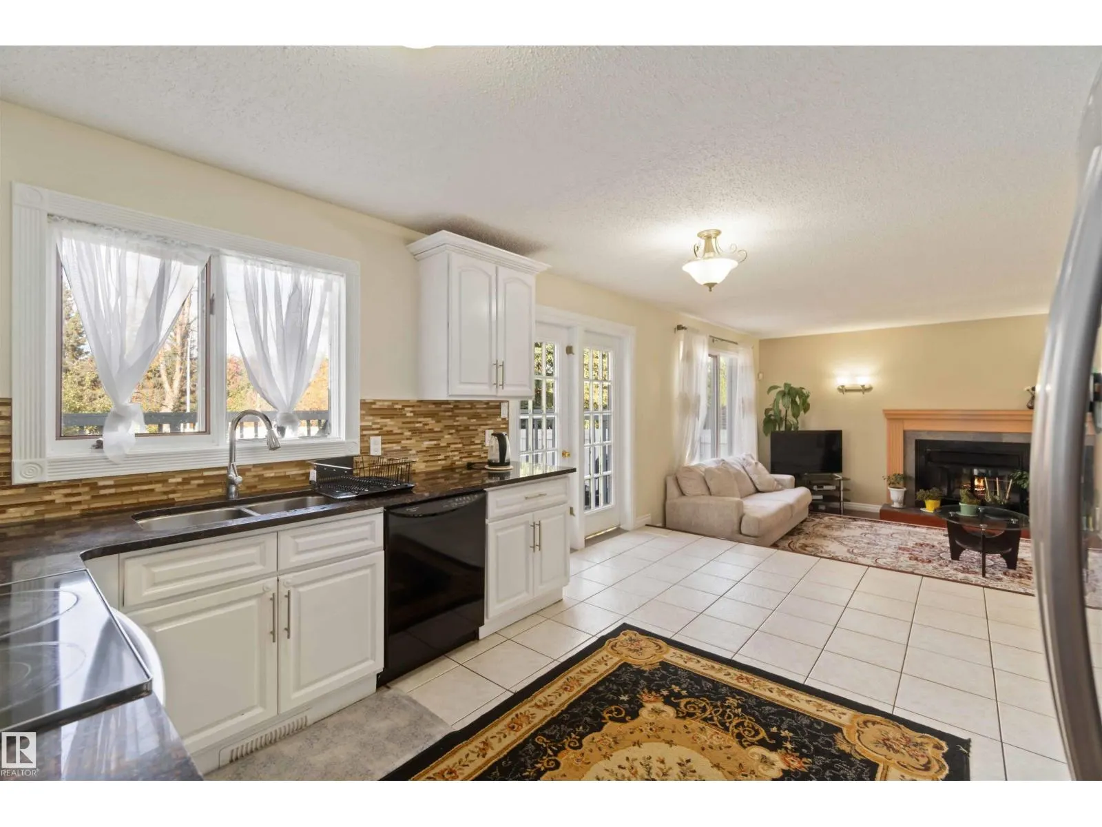 18204 61 AV NW