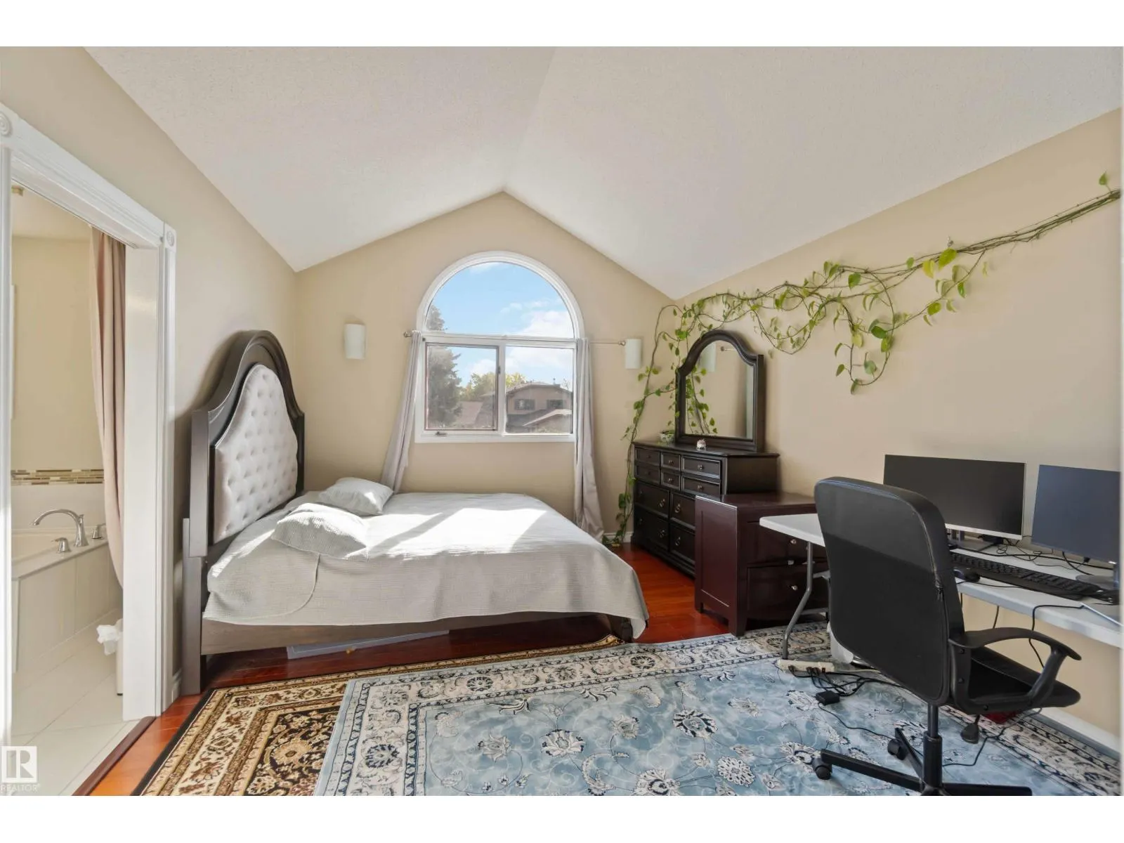 18204 61 AV NW