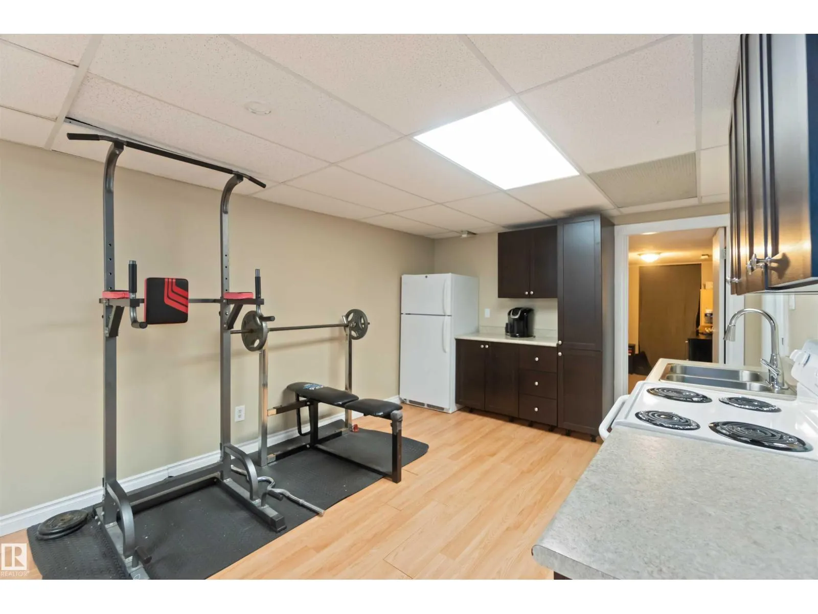 18204 61 AV NW