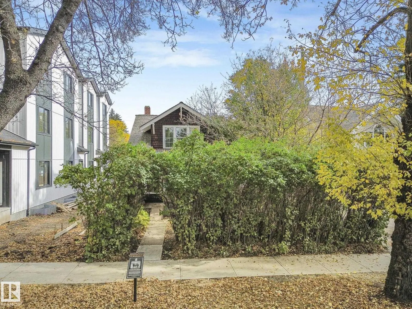 11119 62 ST NW