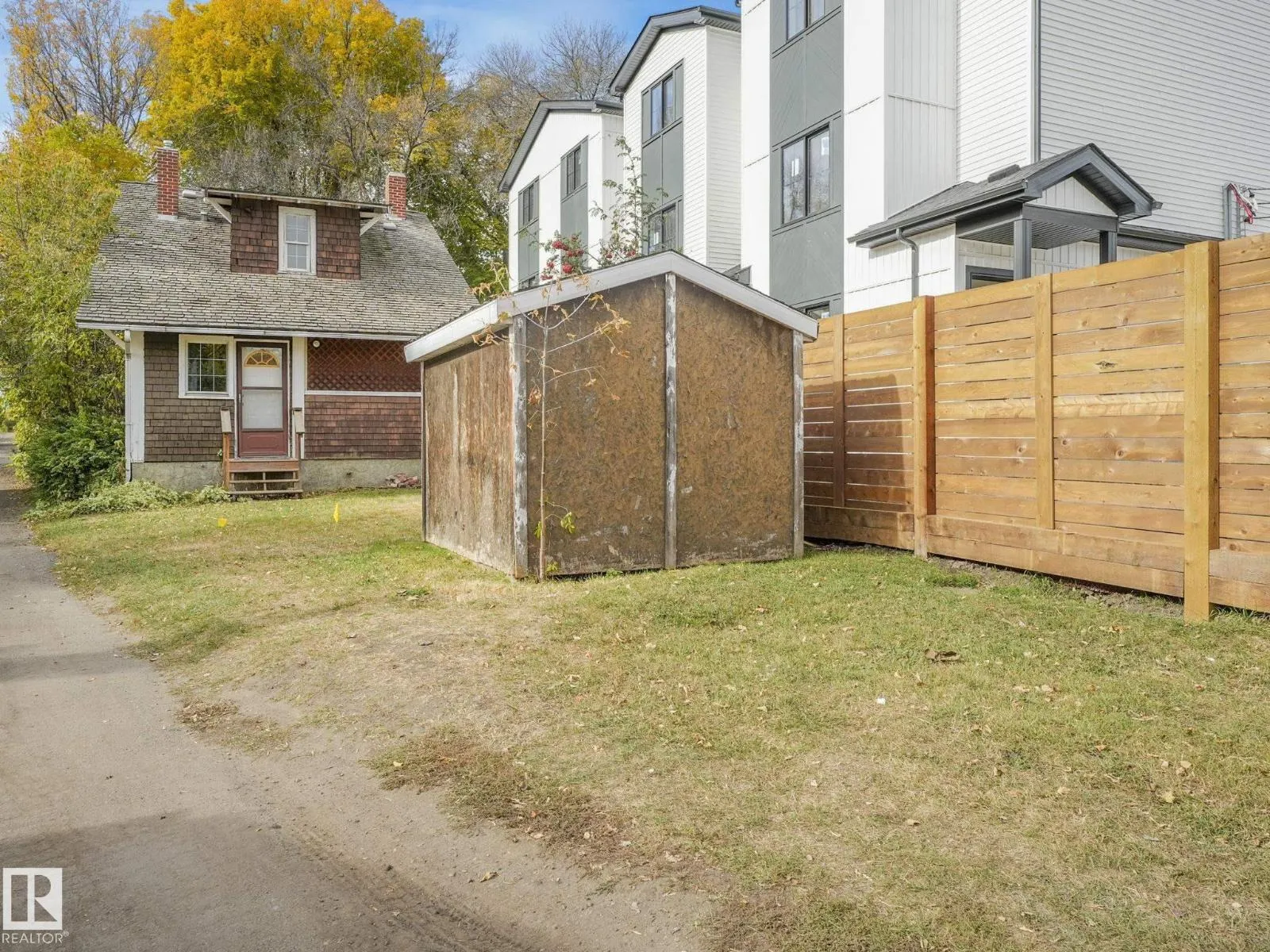 11119 62 ST NW