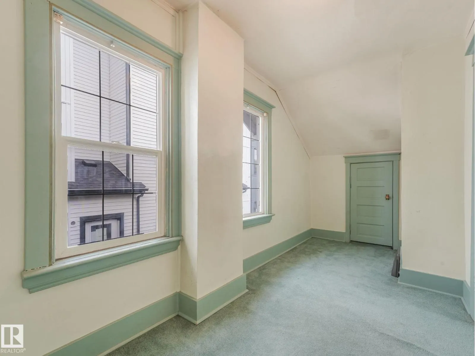 11119 62 ST NW