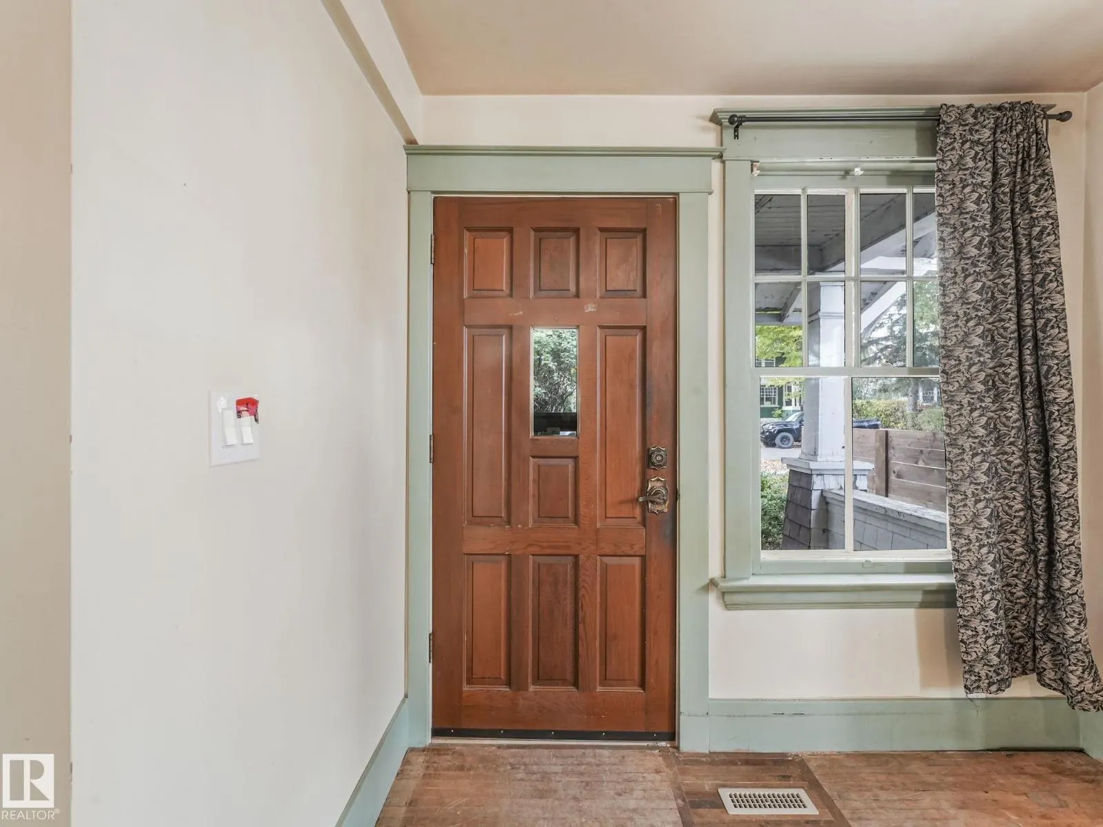 11119 62 ST NW