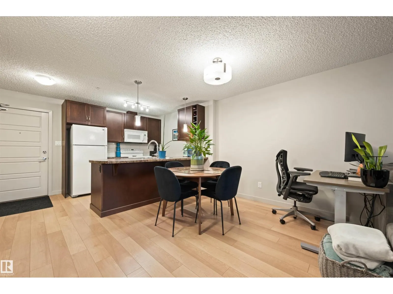 #158 7805 71 ST NW