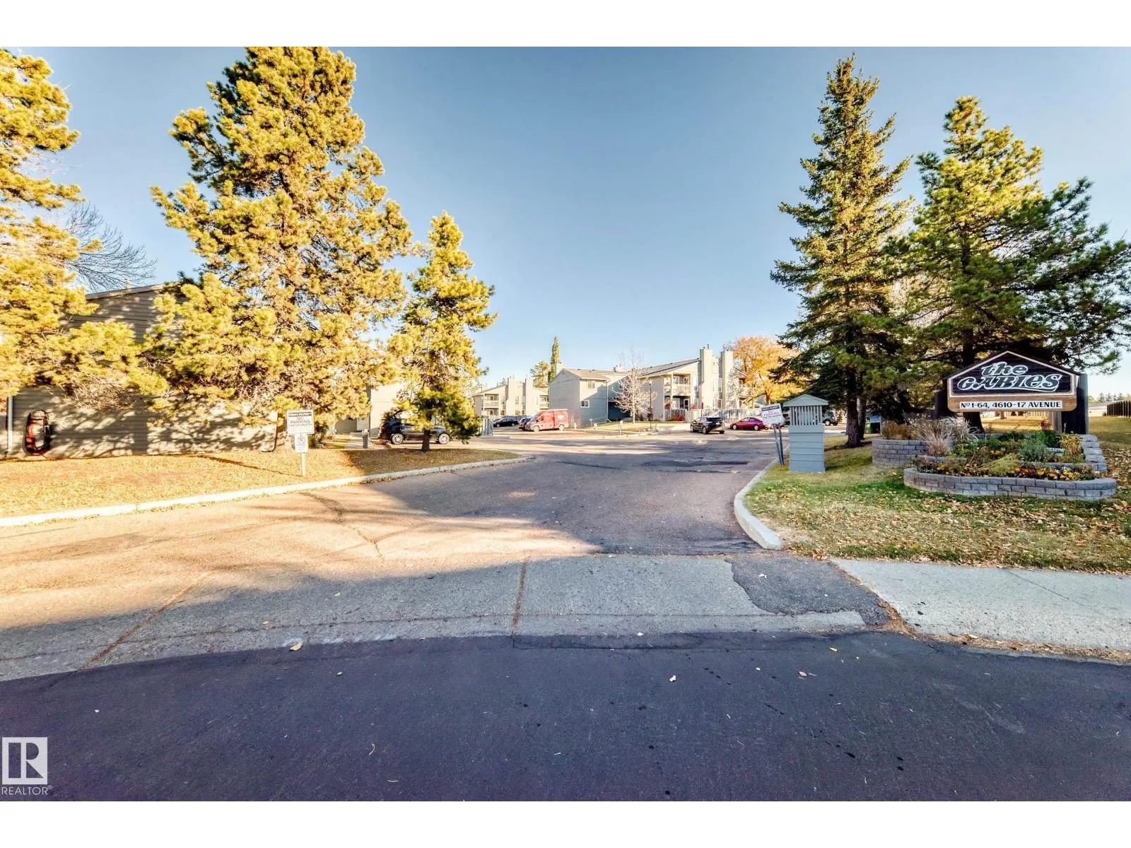 #27 4610 17 AV NW