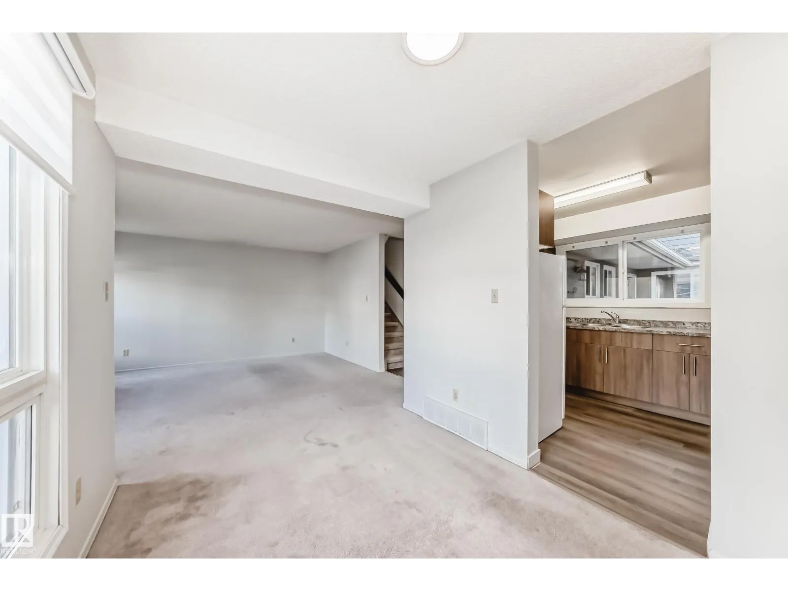 #27 4610 17 AV NW