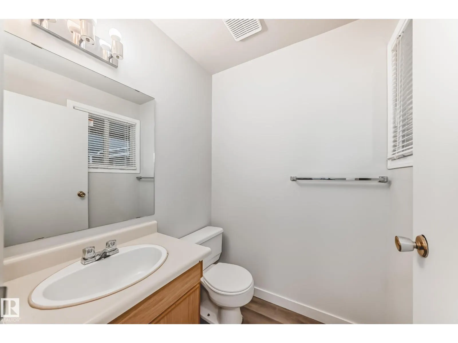#27 4610 17 AV NW