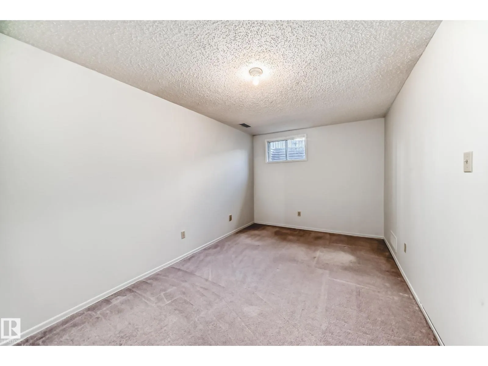 #27 4610 17 AV NW