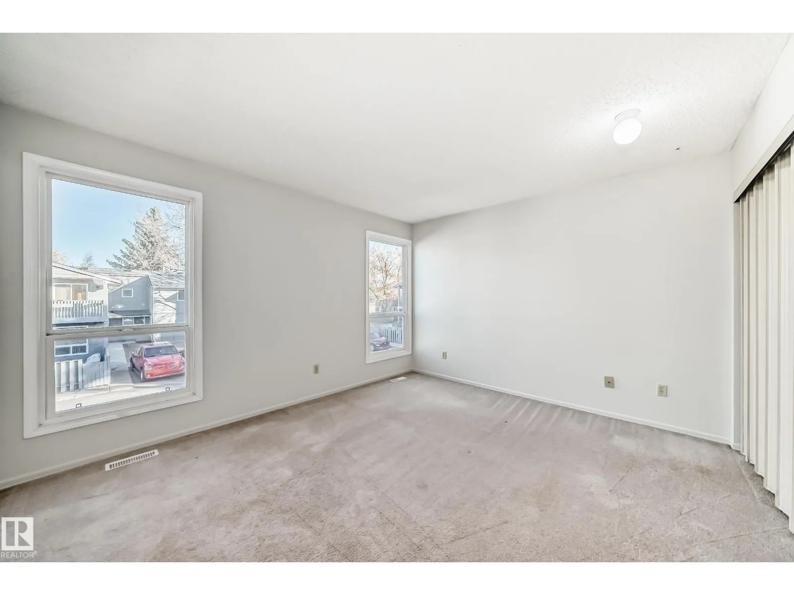 #27 4610 17 AV NW