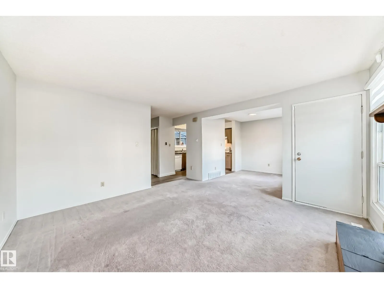 #27 4610 17 AV NW