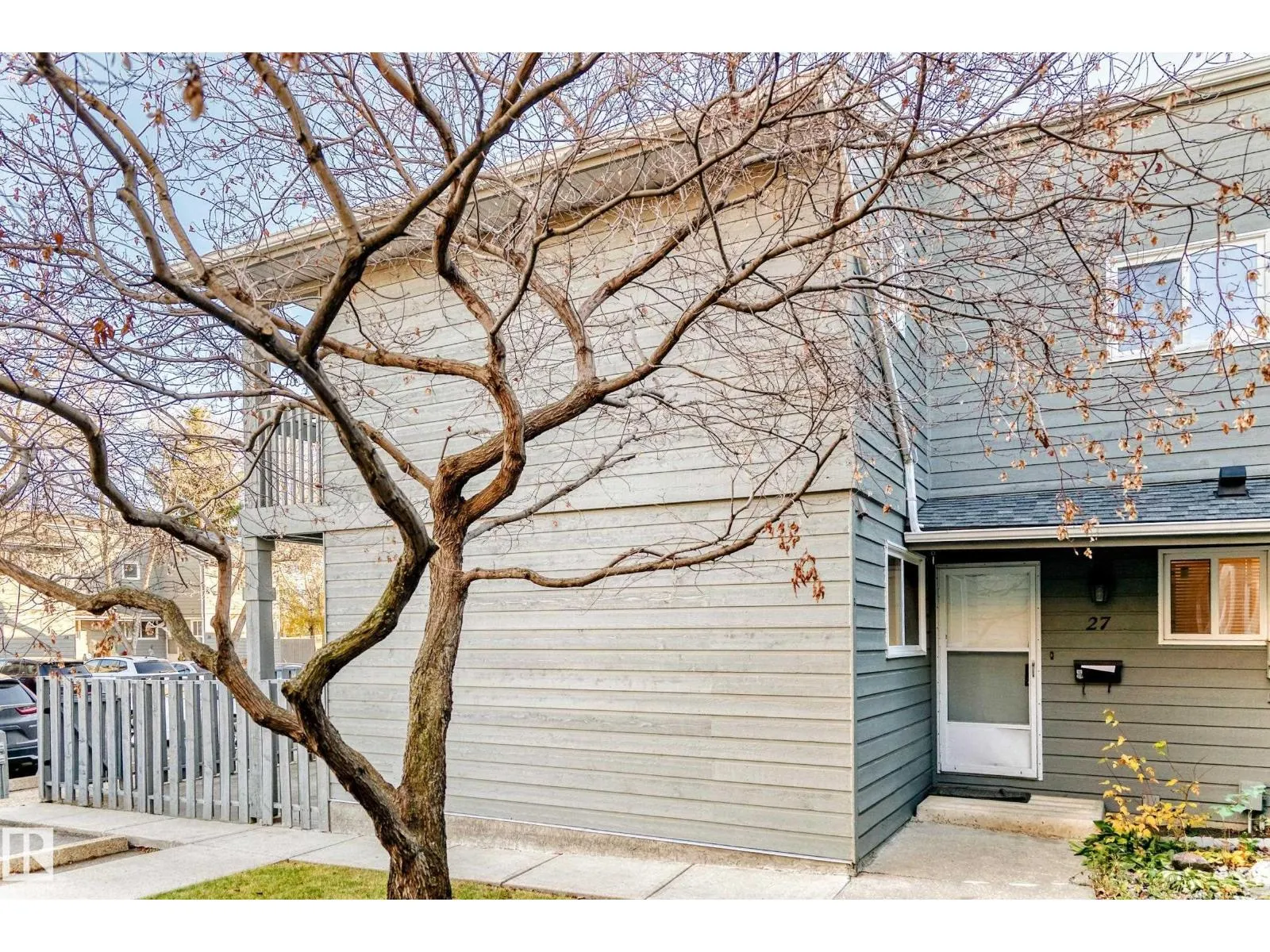 #27 4610 17 AV NW