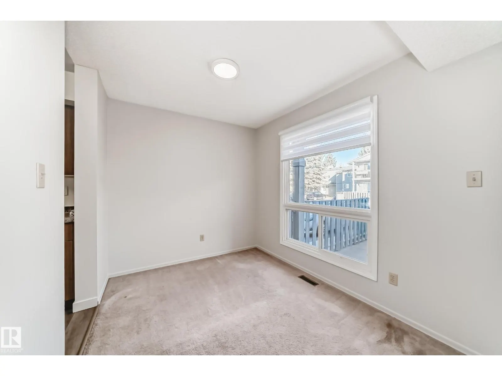 #27 4610 17 AV NW