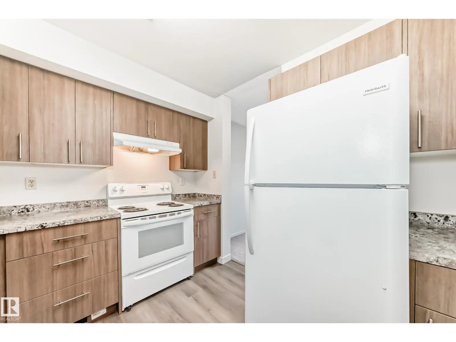 #27 4610 17 AV NW