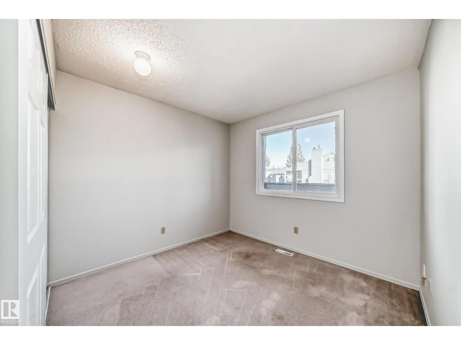 #27 4610 17 AV NW