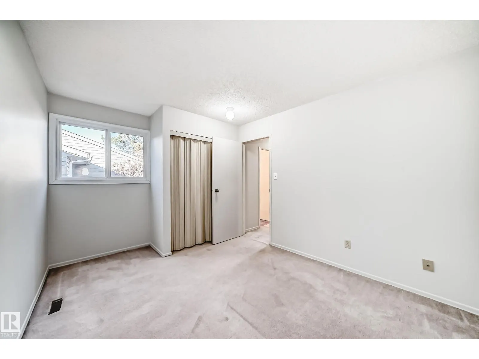 #27 4610 17 AV NW
