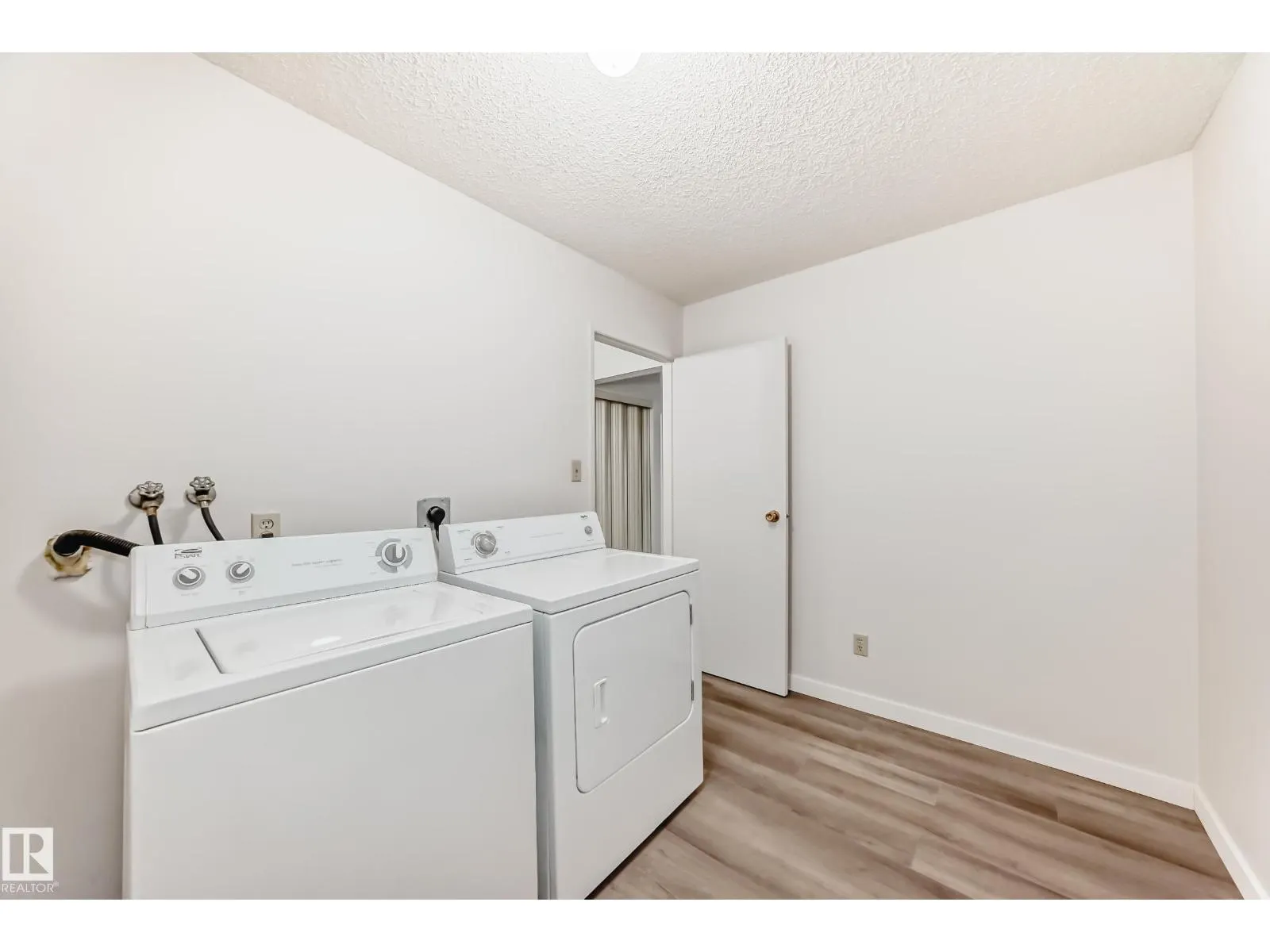 #27 4610 17 AV NW