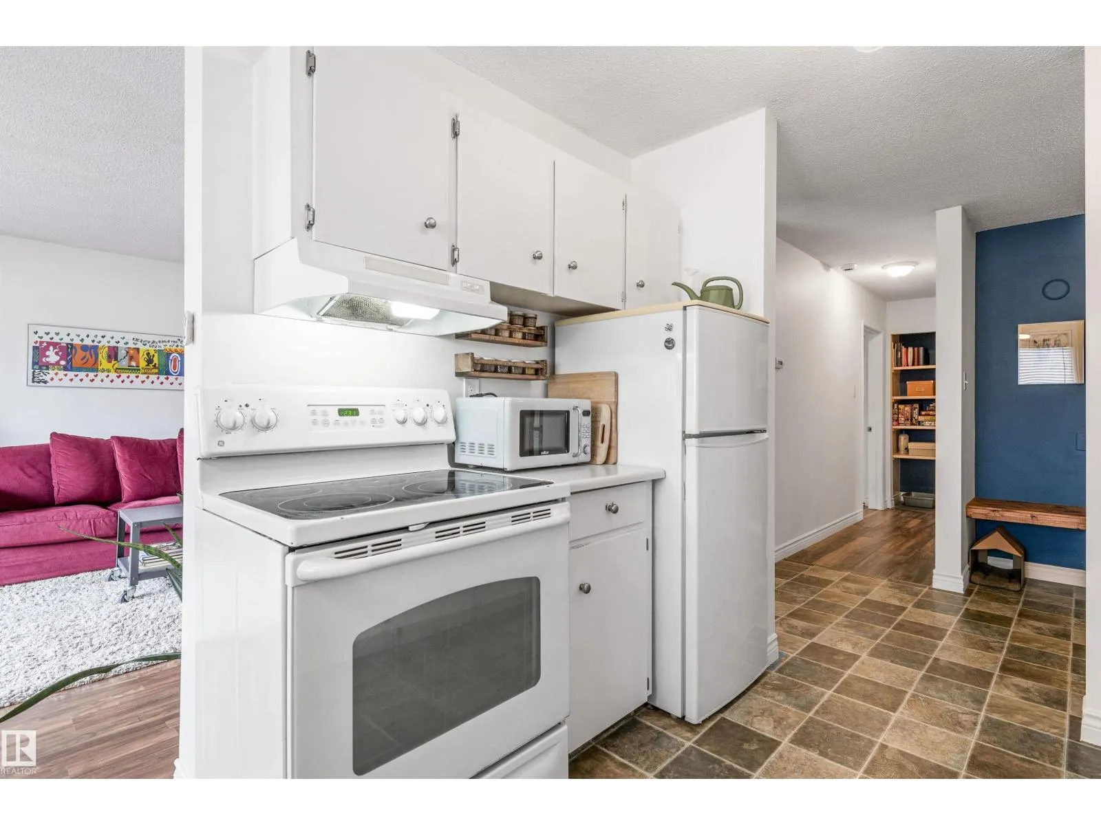 #402 10725 111 ST NW