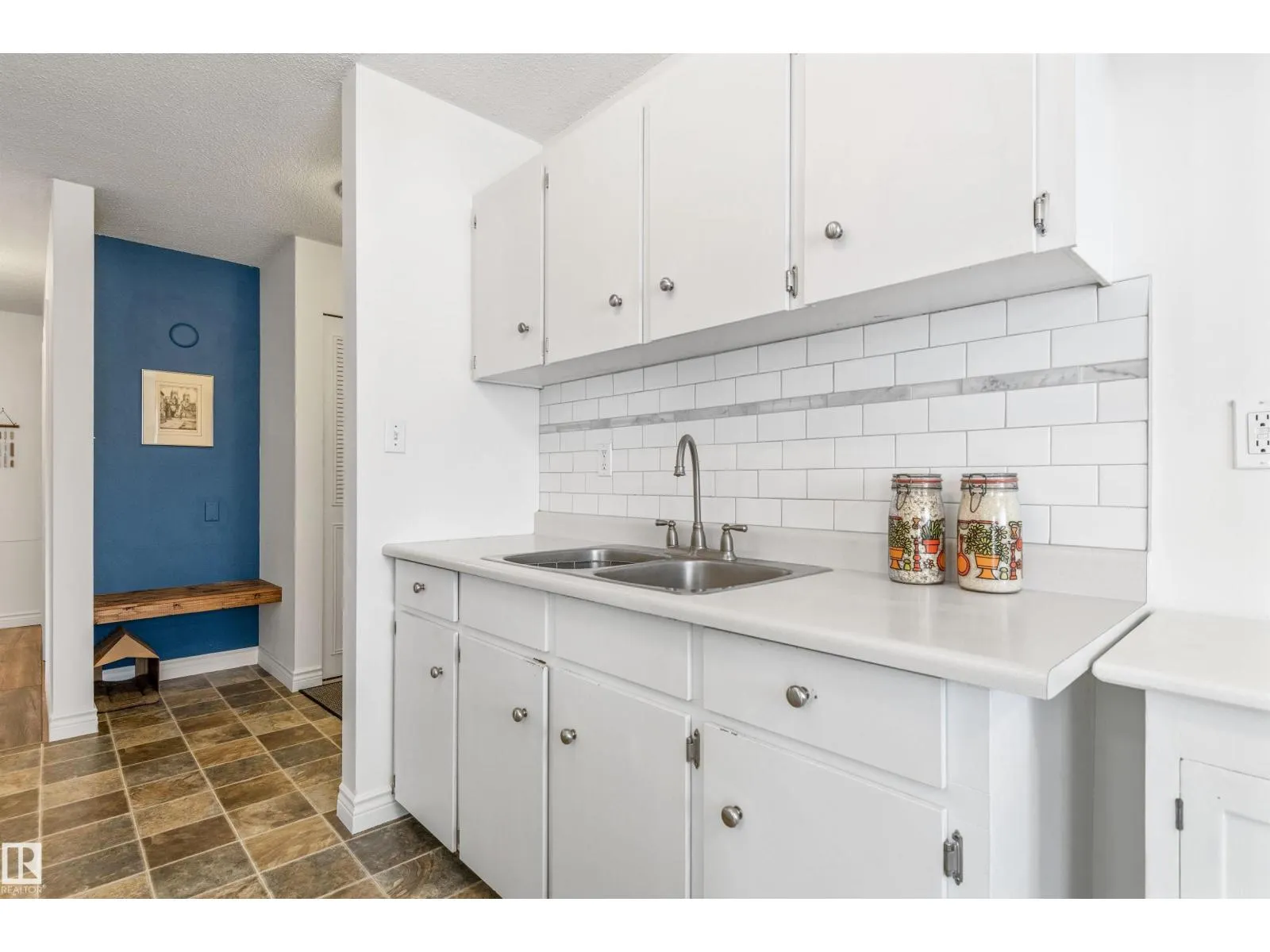 #402 10725 111 ST NW
