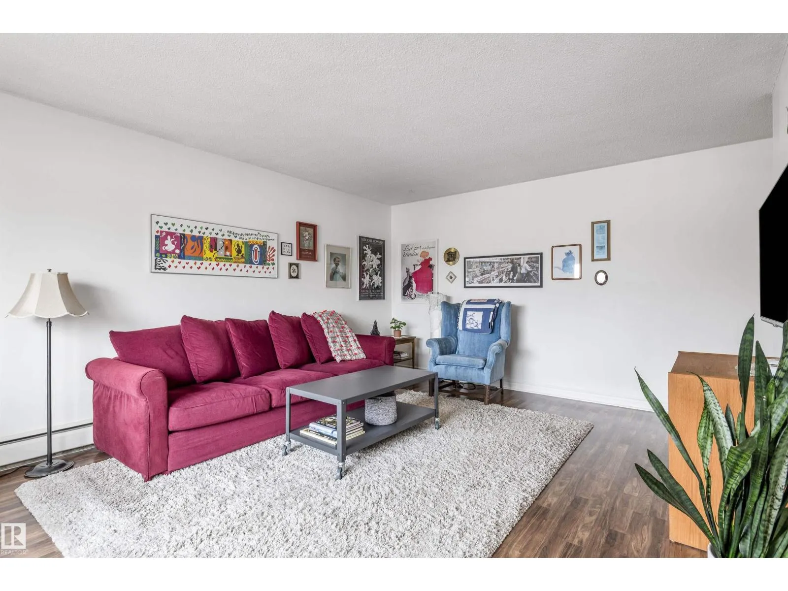 #402 10725 111 ST NW