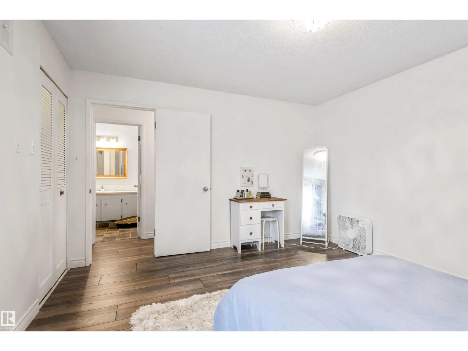 #402 10725 111 ST NW