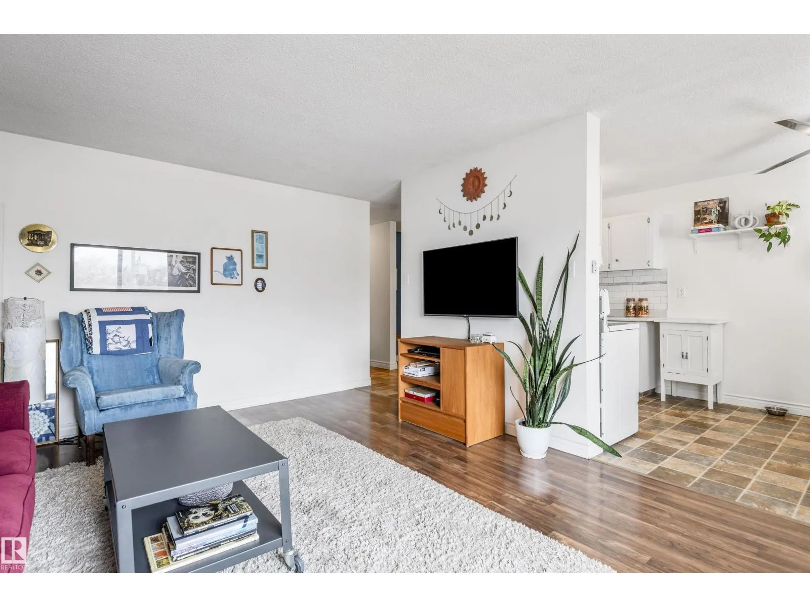 #402 10725 111 ST NW