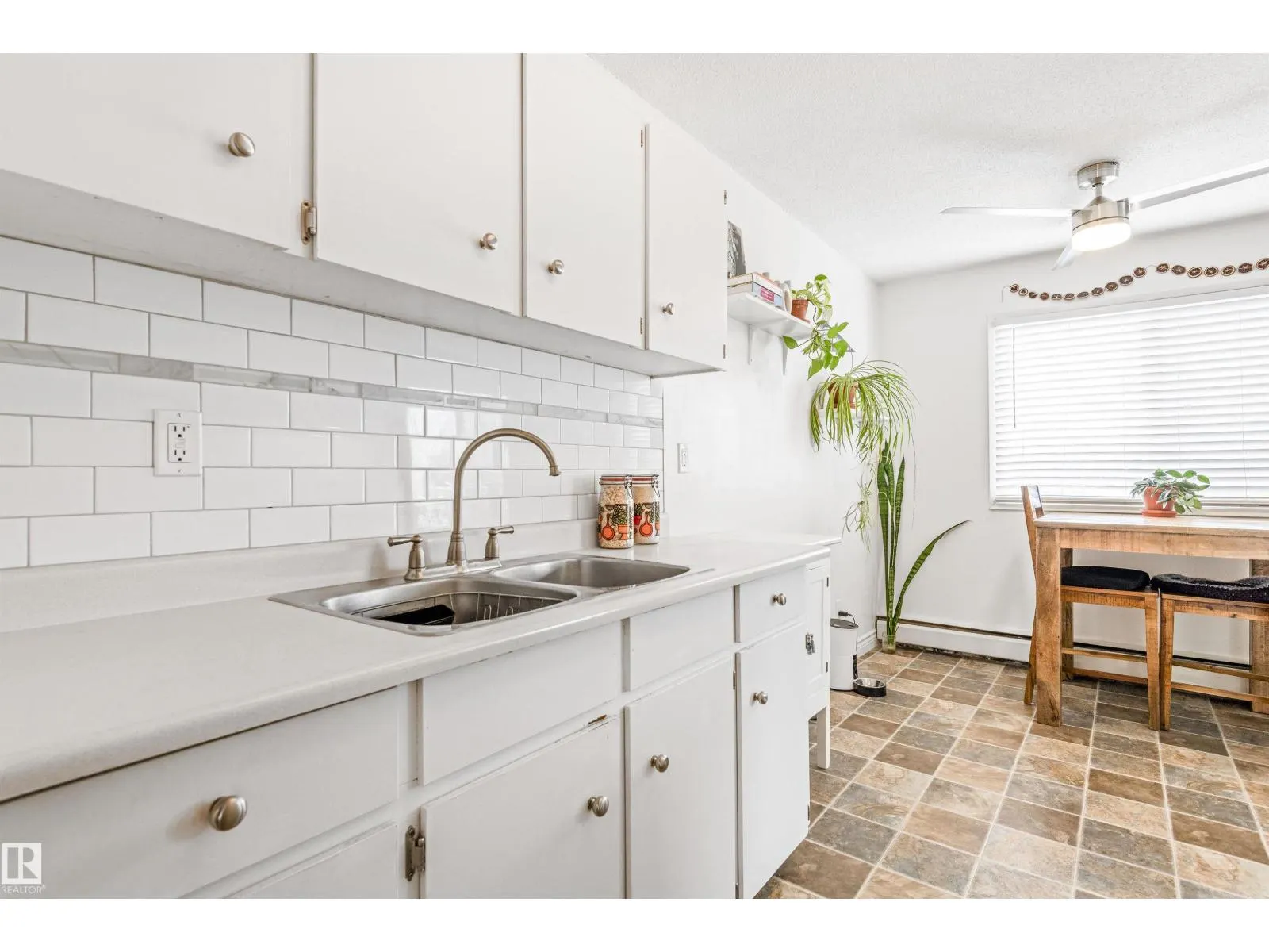 #402 10725 111 ST NW
