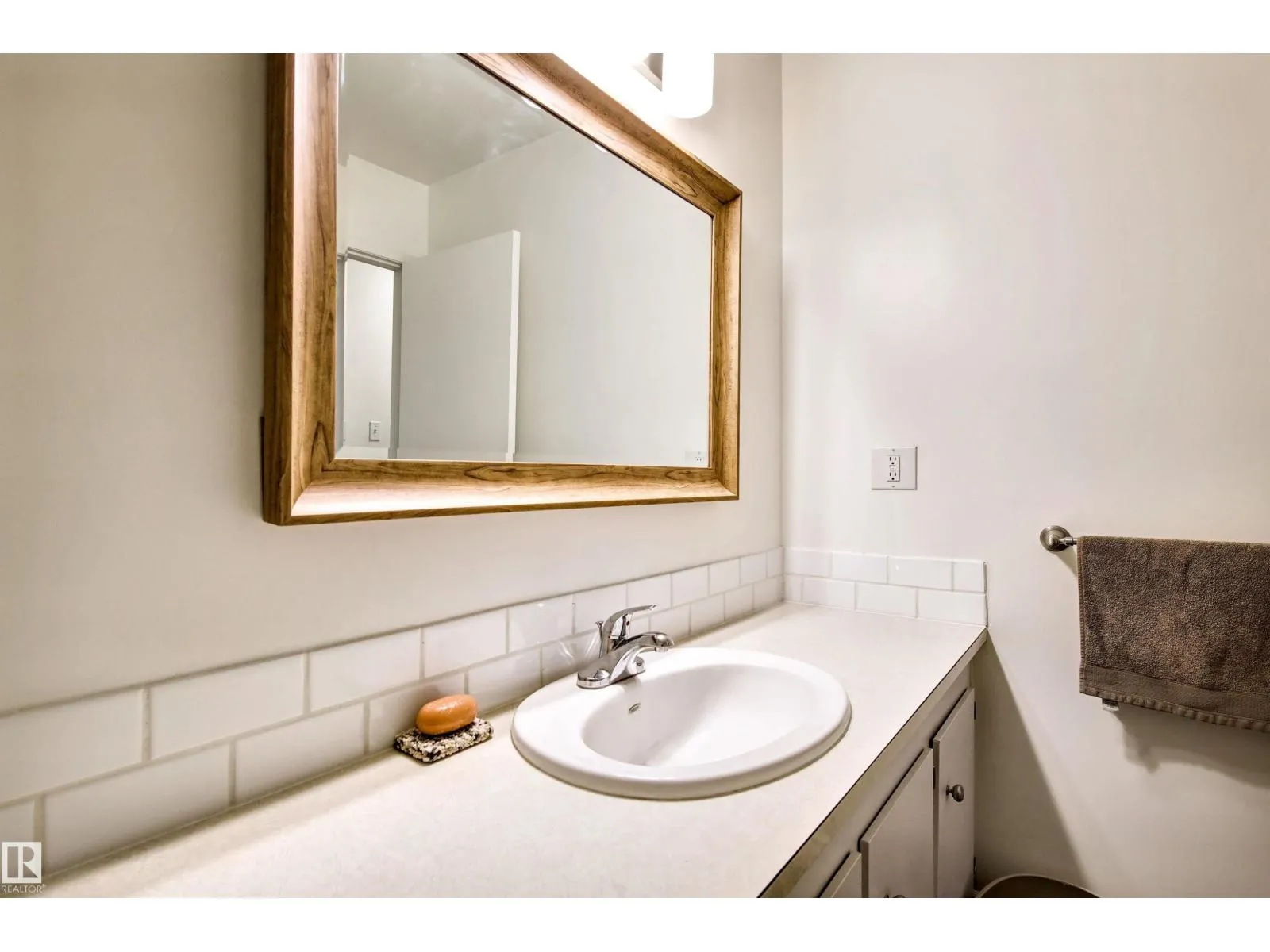 #402 10725 111 ST NW