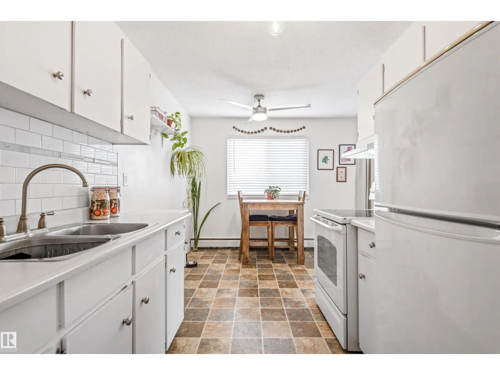 #402 10725 111 ST NW