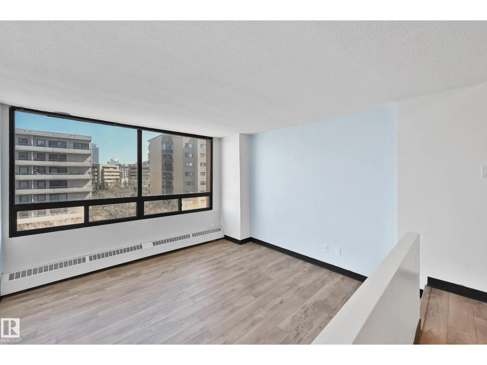 #723 10160 114 ST NW