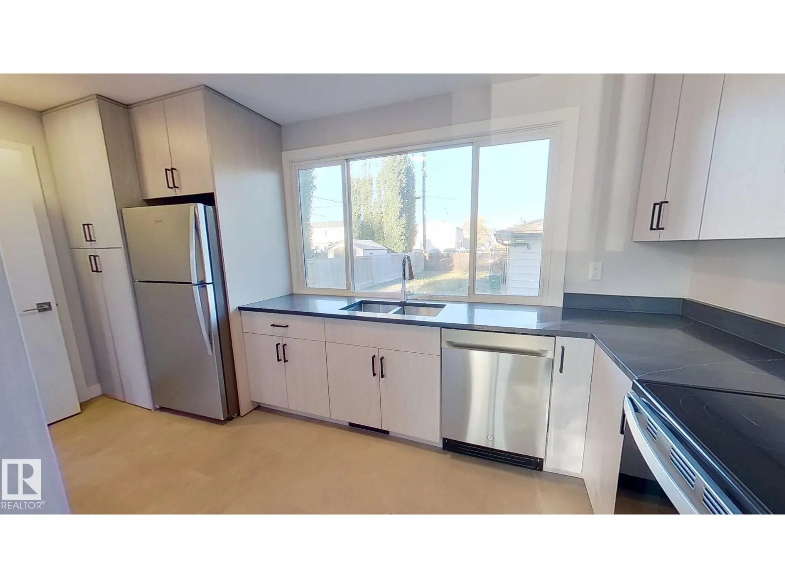10458 166 ST NW