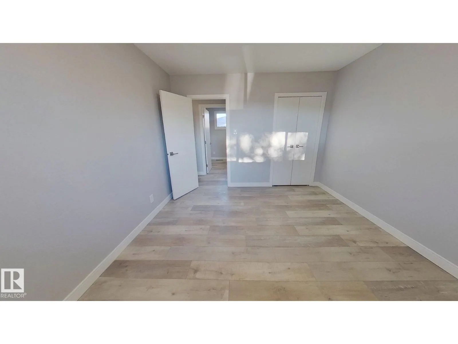 10458 166 ST NW