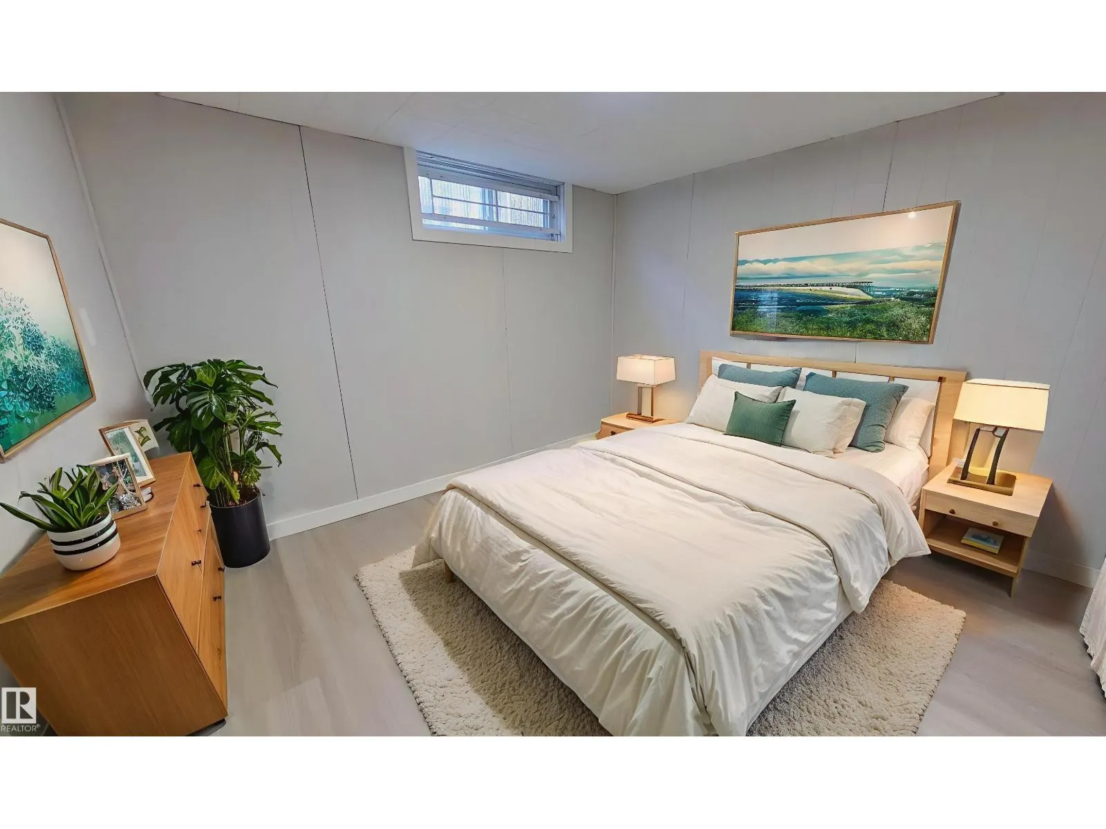 10458 166 ST NW