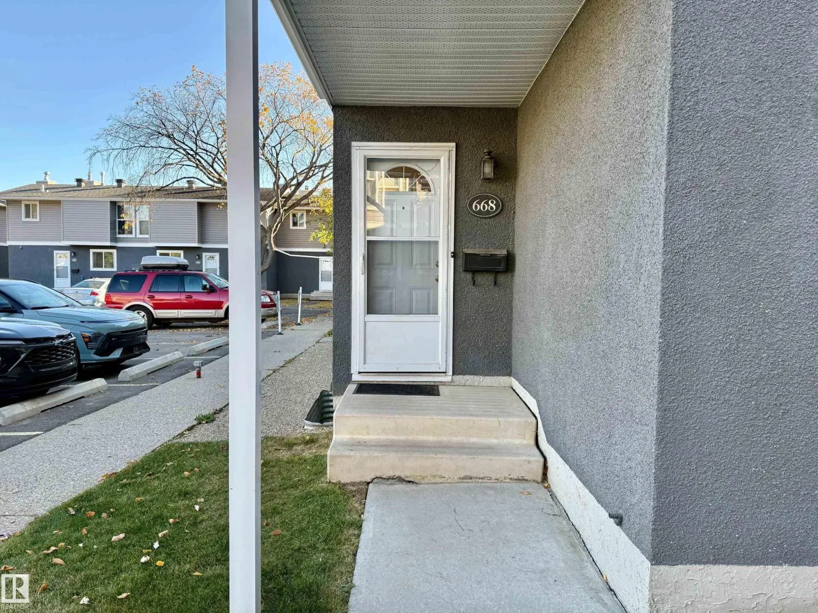 668 LAKEWOOD RD N NW