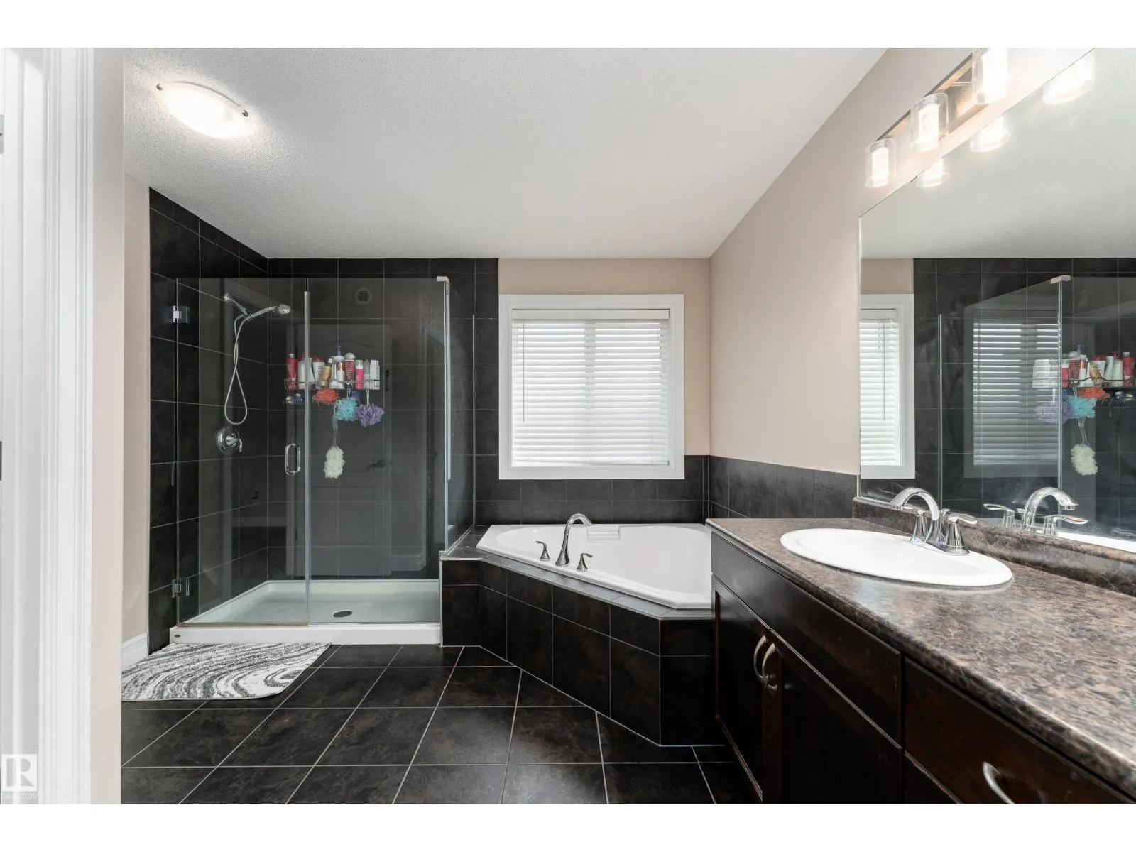 11535 16 AV SW