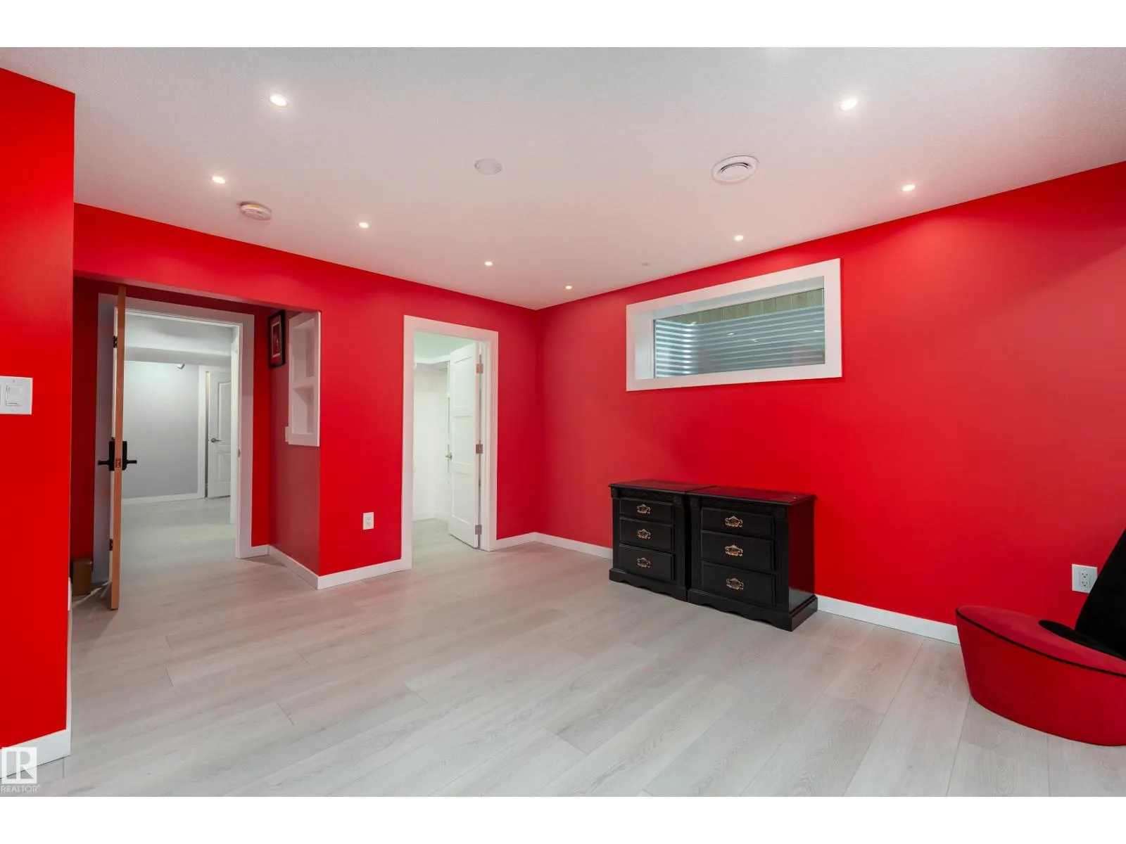 11535 16 AV SW