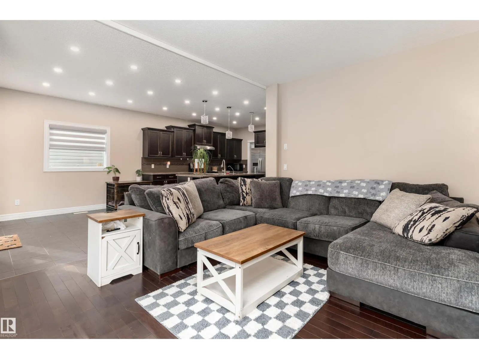 11535 16 AV SW