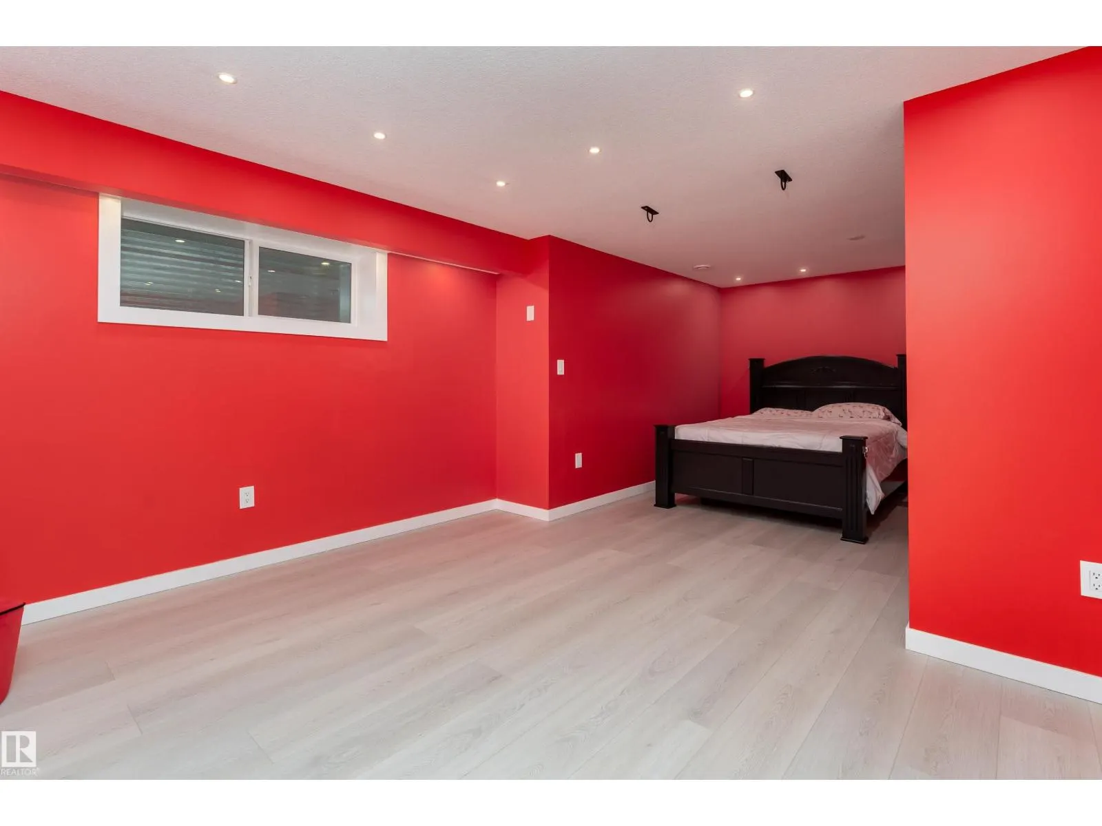 11535 16 AV SW
