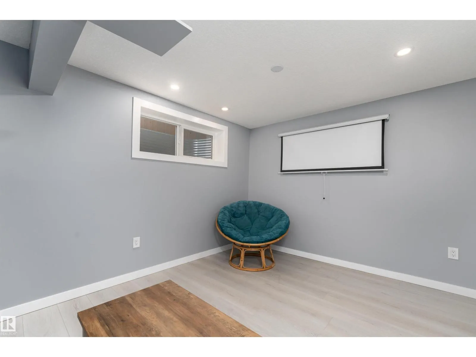 11535 16 AV SW