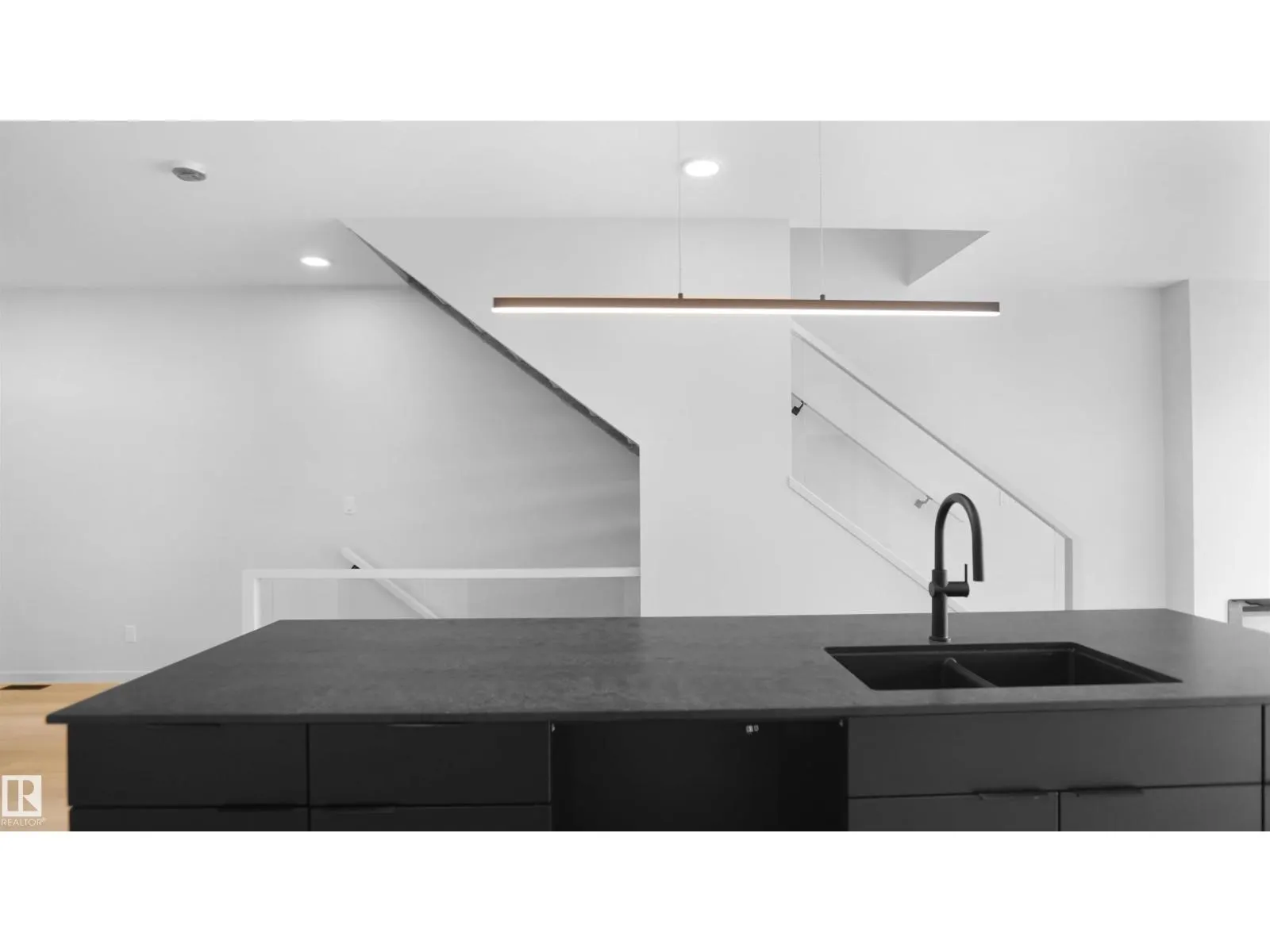 109 ELSINORE PL NW