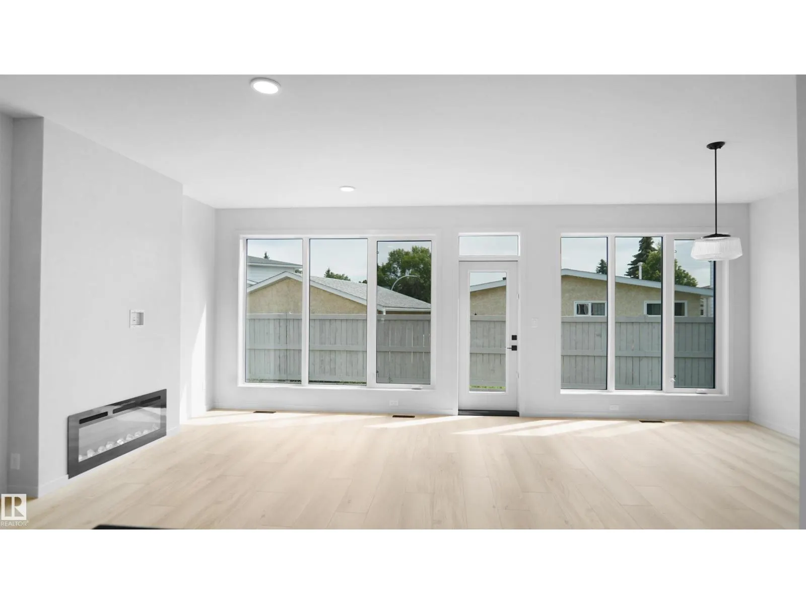 109 ELSINORE PL NW