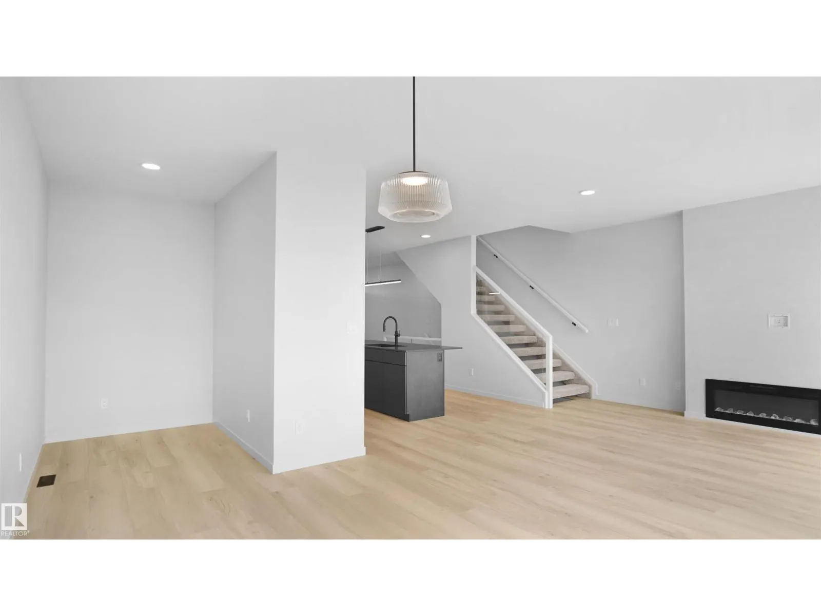 109 ELSINORE PL NW